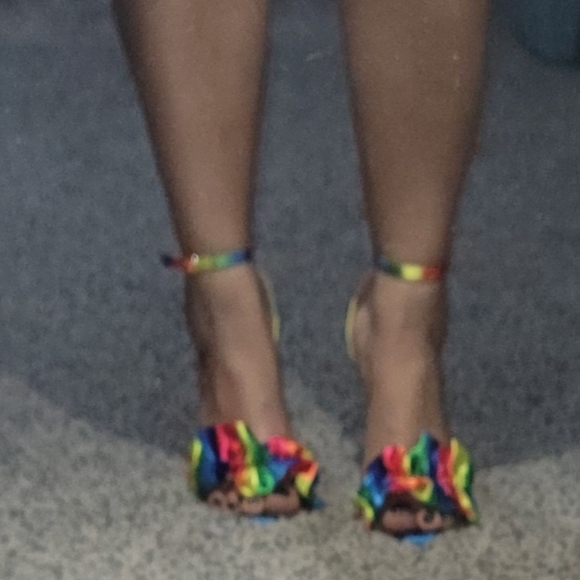 Rainbow color striped heel with ankle strap - Picture 4 of 8
